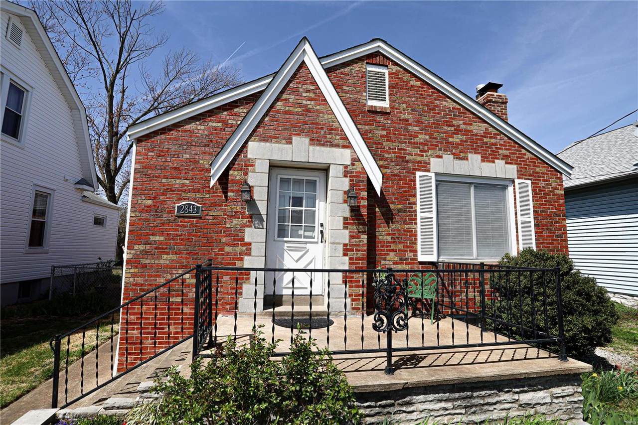 2843 Brazeau Avenue - Photo 1