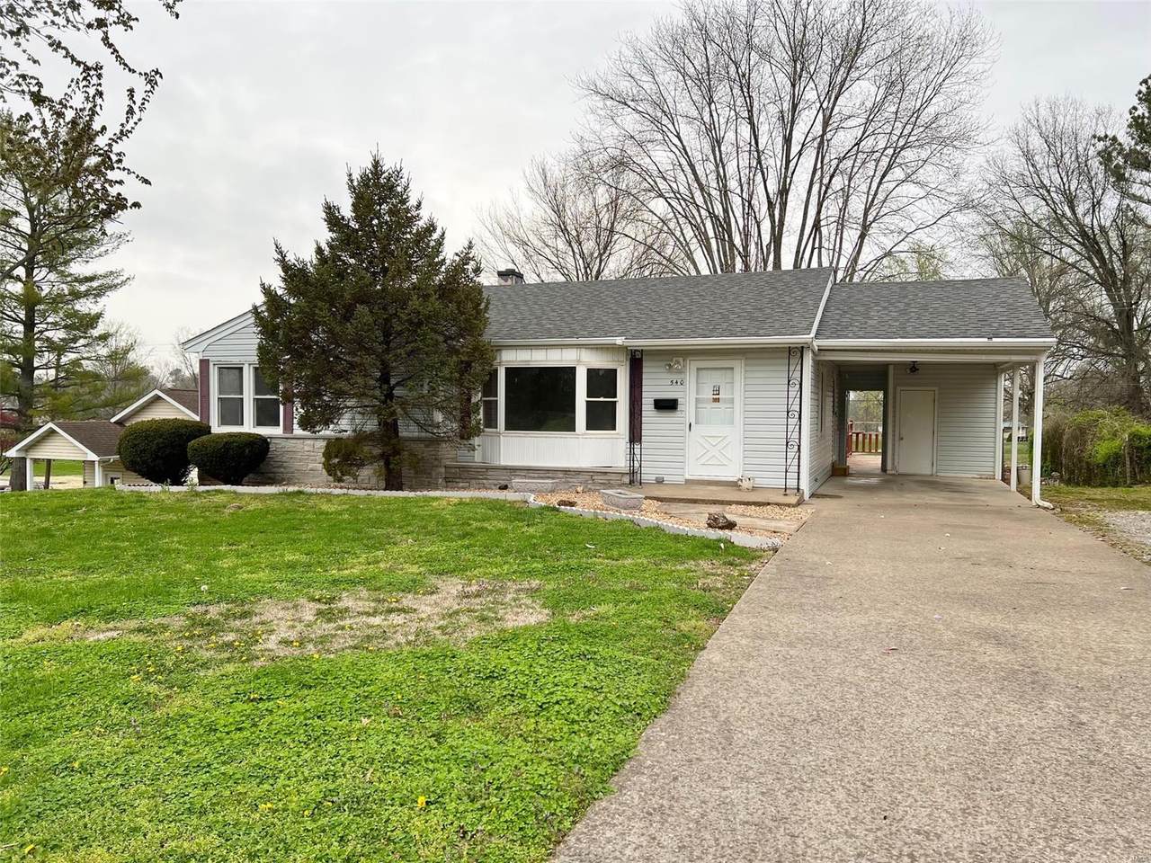 540 Parkview - Photo 1