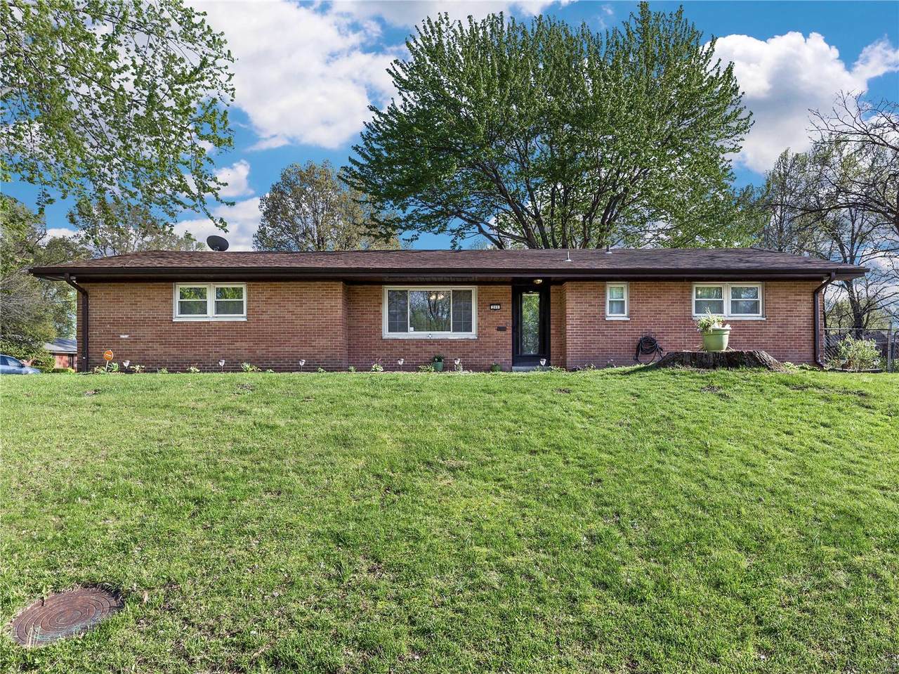 200 Columbus Drive - Photo 1
