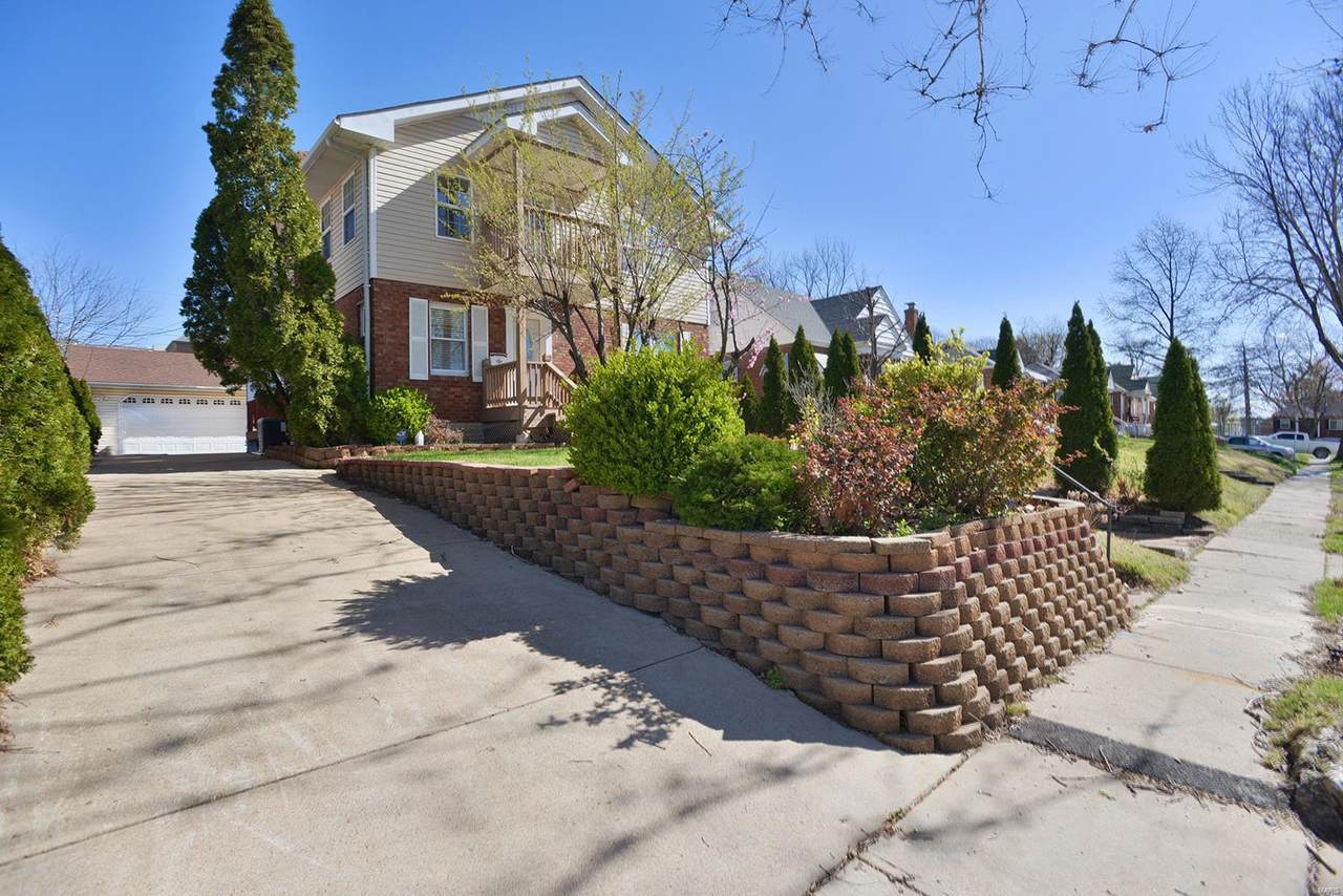 6223 Bixby Avenue - Photo 1
