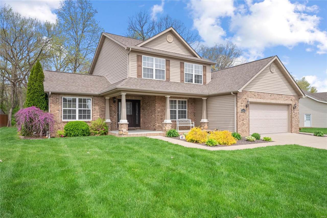 2595 London Lane - Photo 1