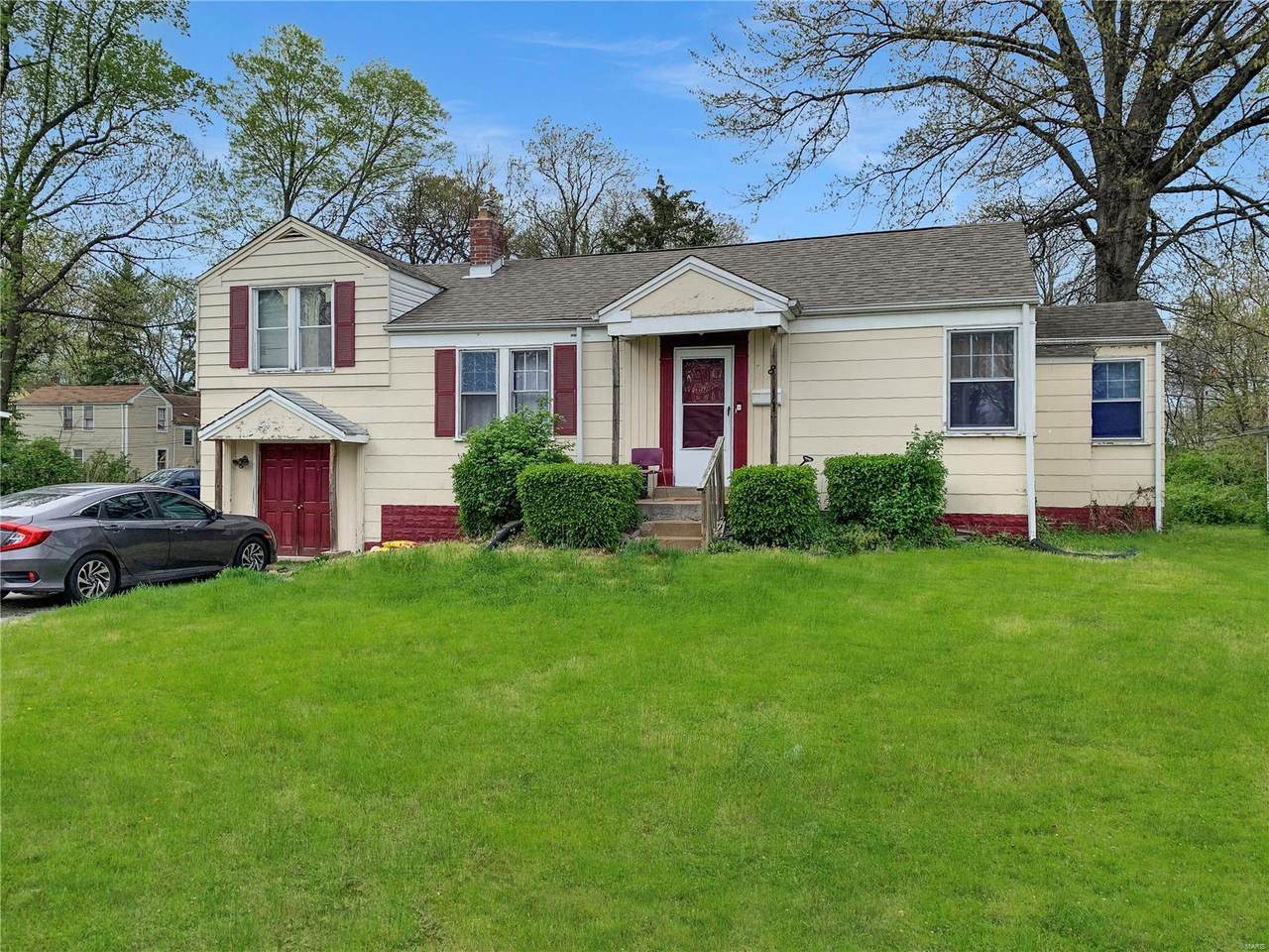 8811 Lynwood Place - Photo 1