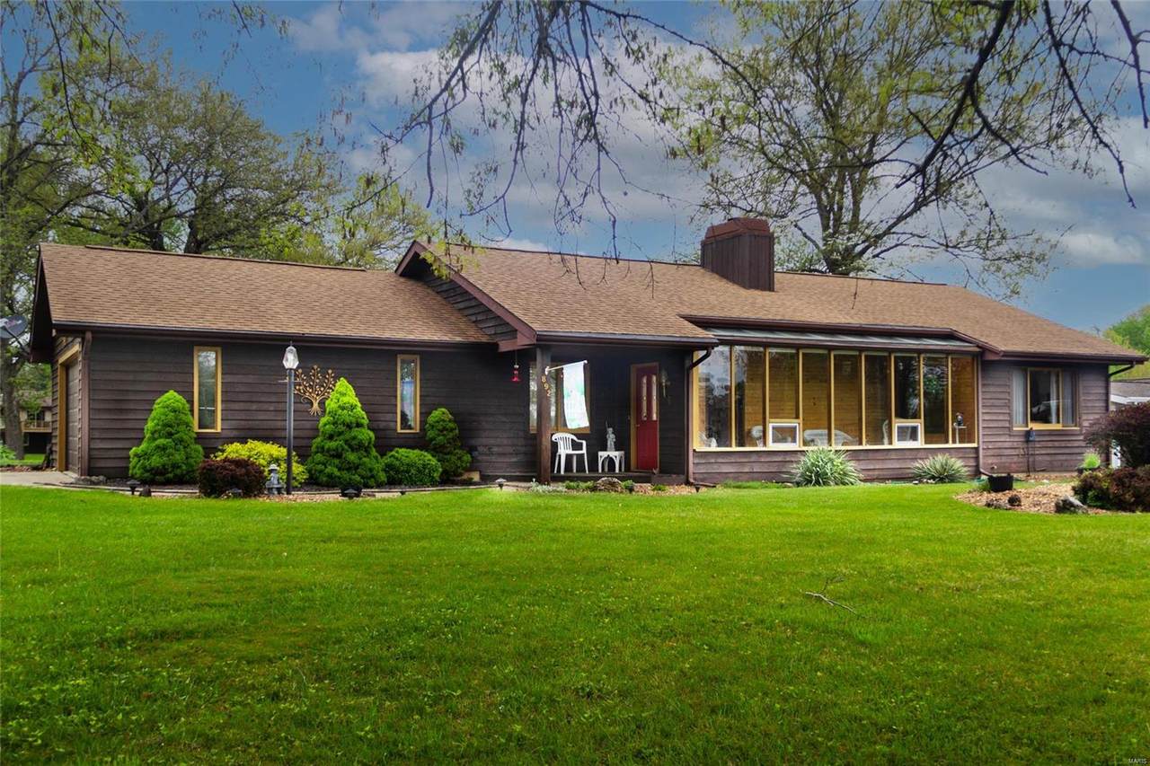 892 Malibu Way - Photo 1