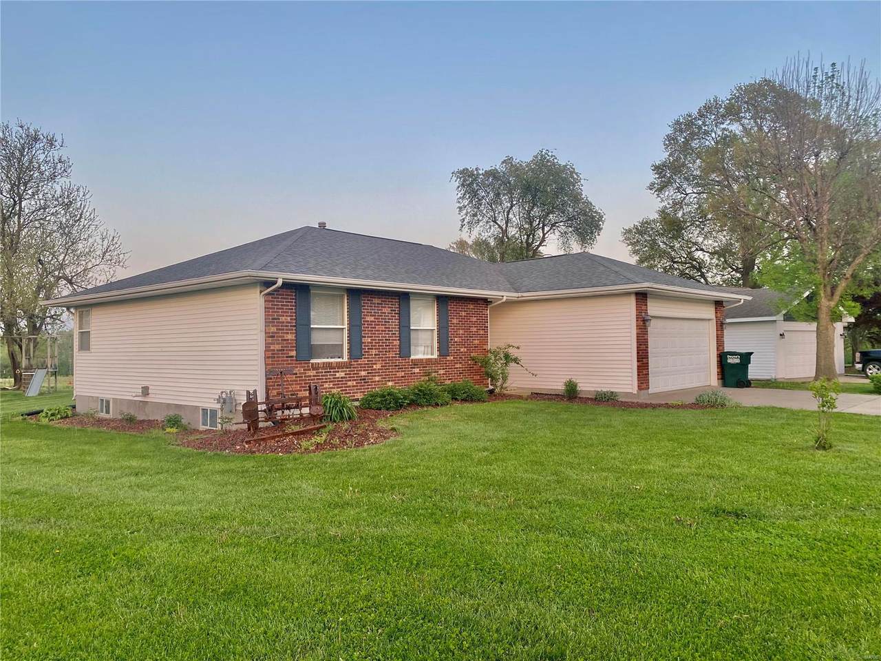 103 Meadow Lane - Photo 1