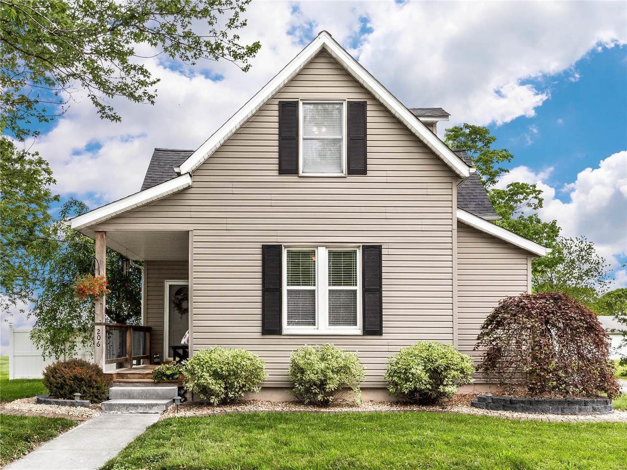 206 Washington - Photo 1