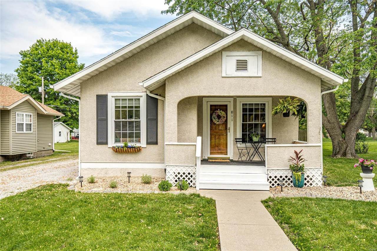 811 Adams - Photo 1