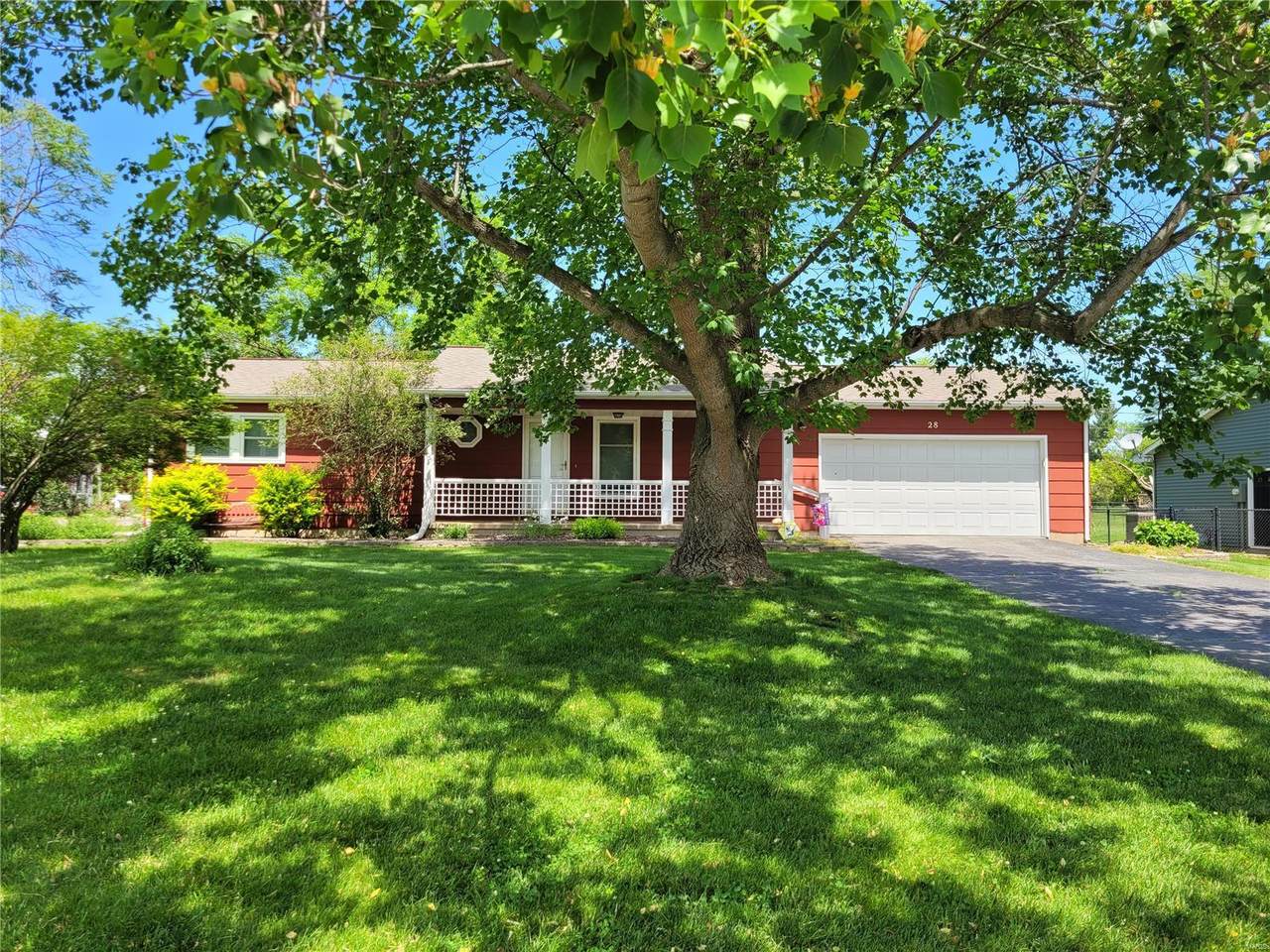 28 Meadowbrook Drive - Photo 1