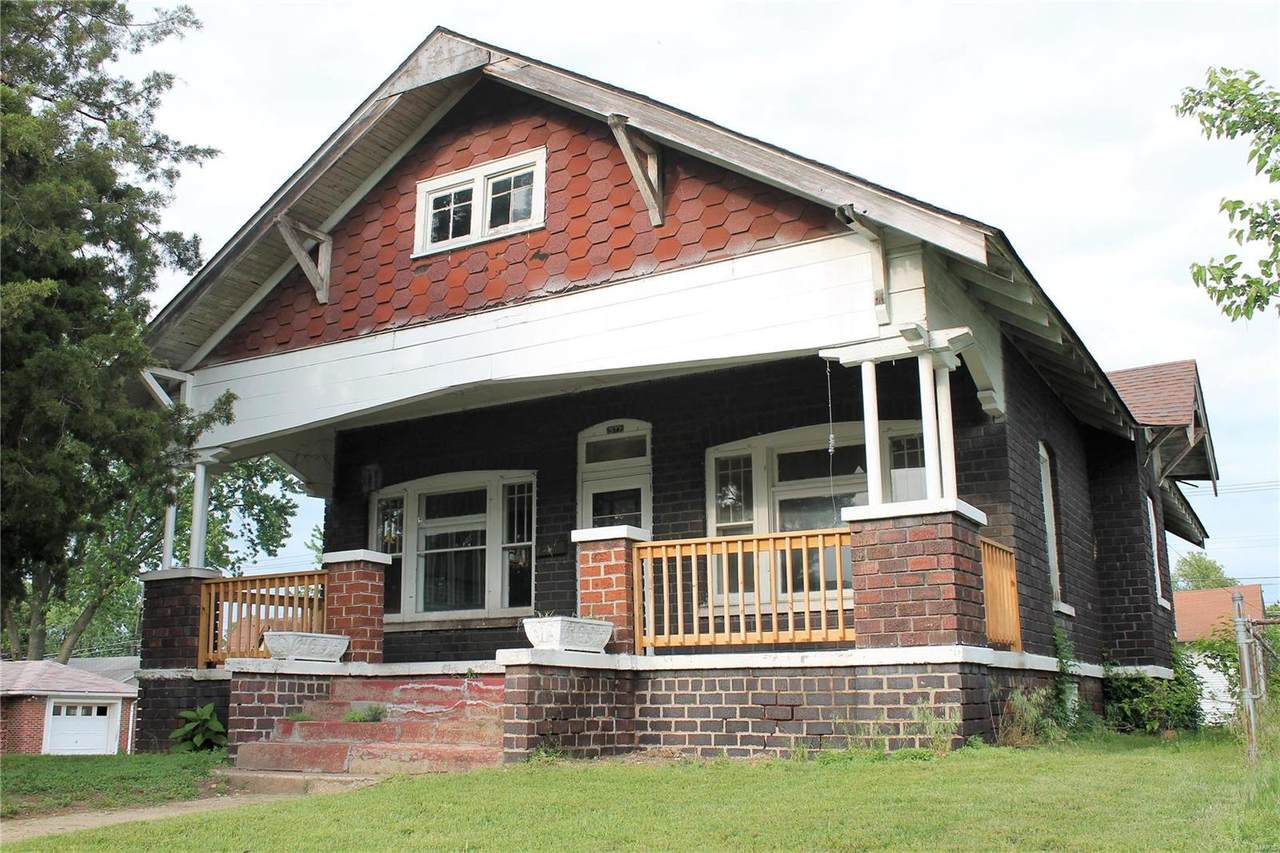 577 Whitelaw Avenue - Photo 1
