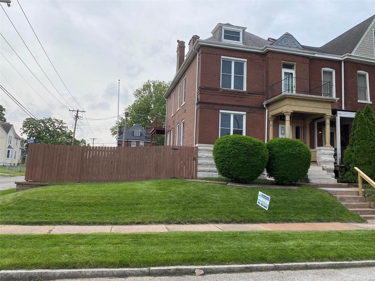 6604 Vermont Avenue - Photo 1