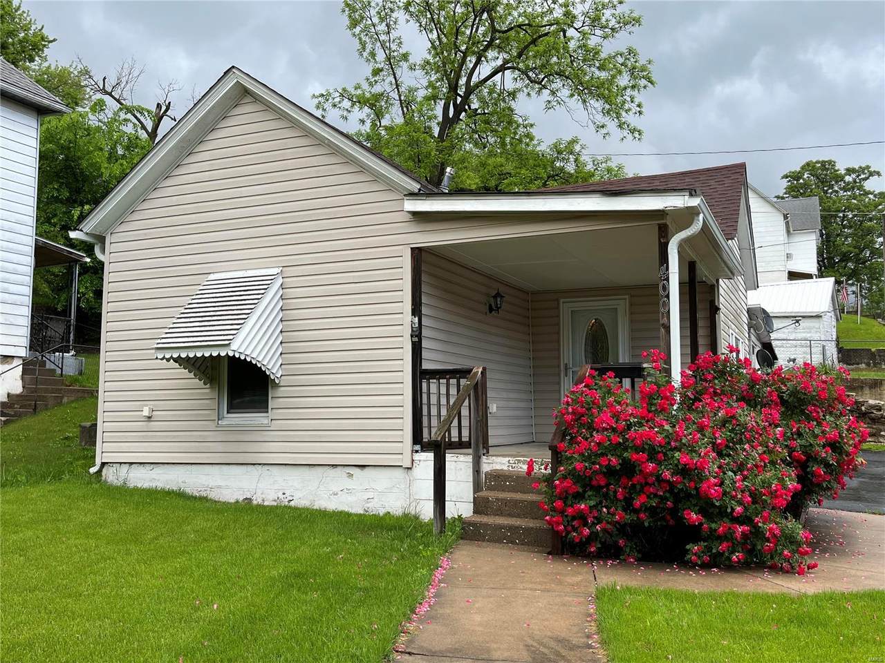 400 Grand Avenue - Photo 1