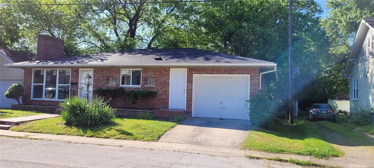 320 Roberts Street - Photo 1
