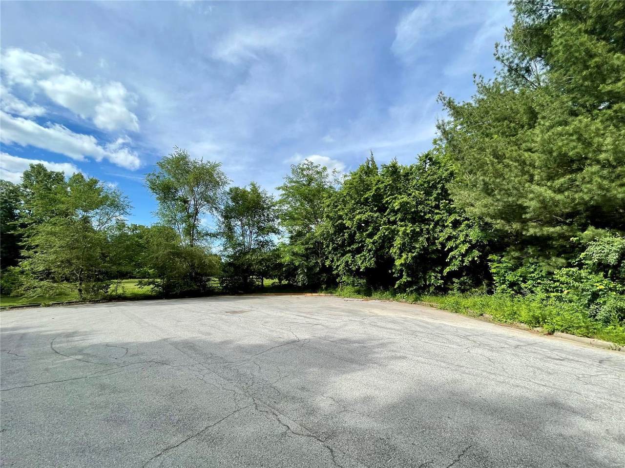 2612 Camelot Court - Photo 1