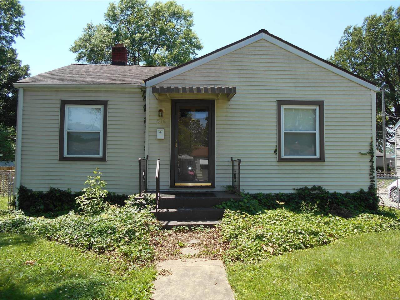 1816 Bremen Avenue - Photo 1