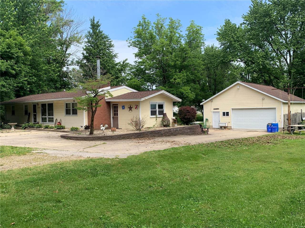 1401 College Avenue - Photo 1