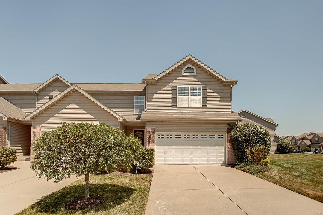 820 Foxgrove Drive - Photo 1