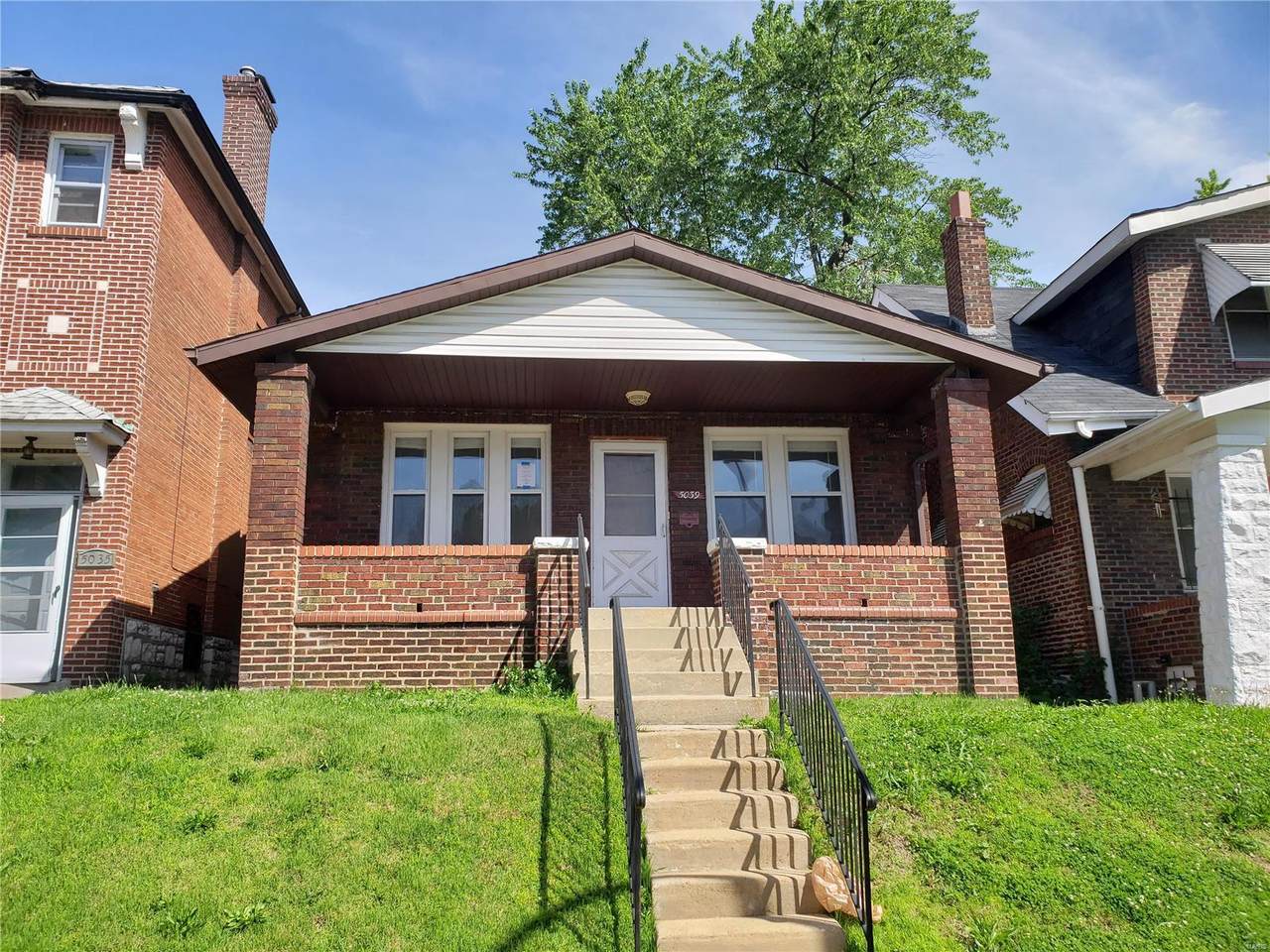 5039 Queens Avenue - Photo 1