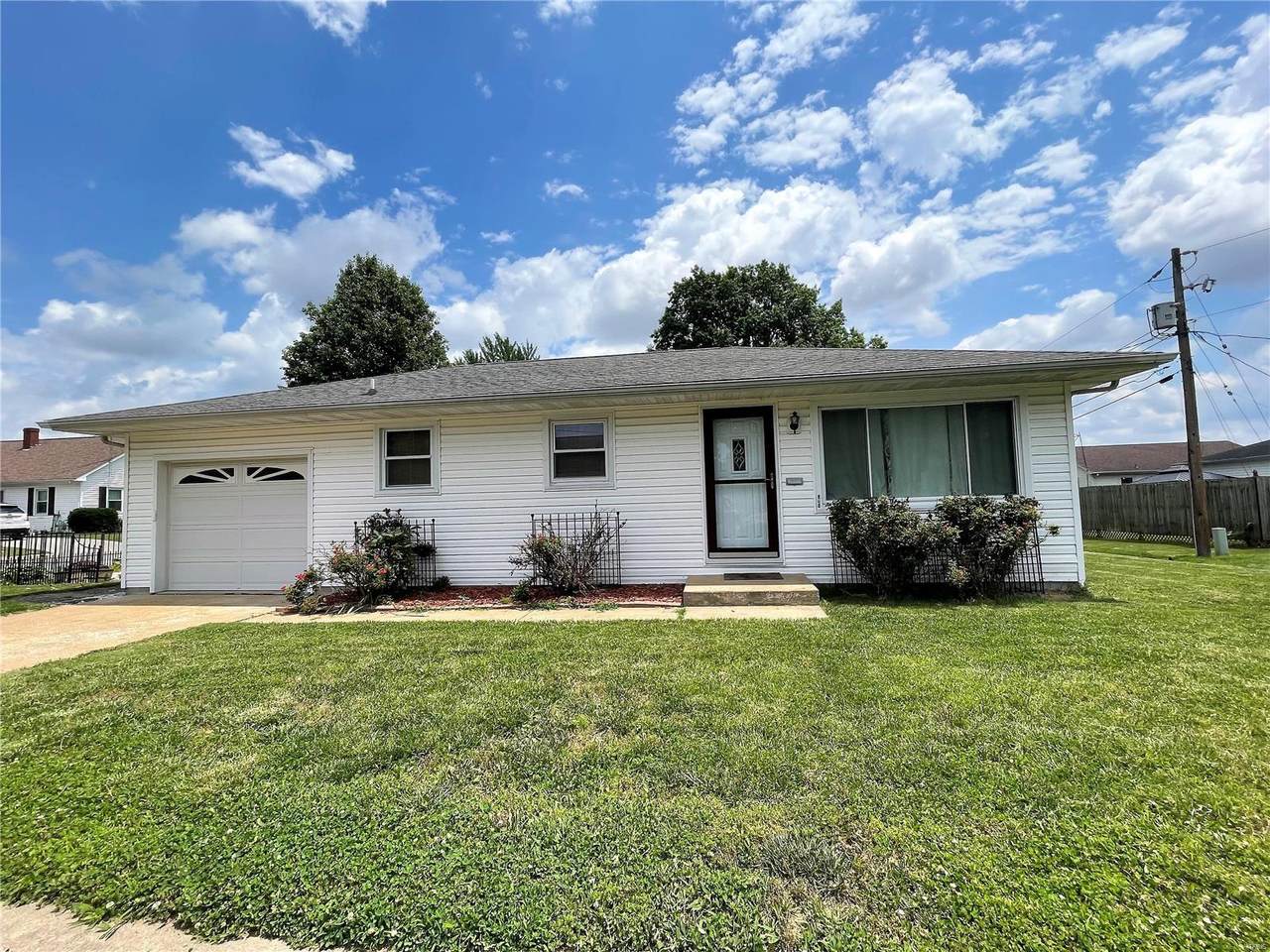 600 Bloom Street - Photo 1