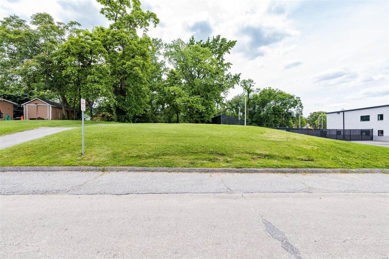 2807 Collier Avenue - Photo 1