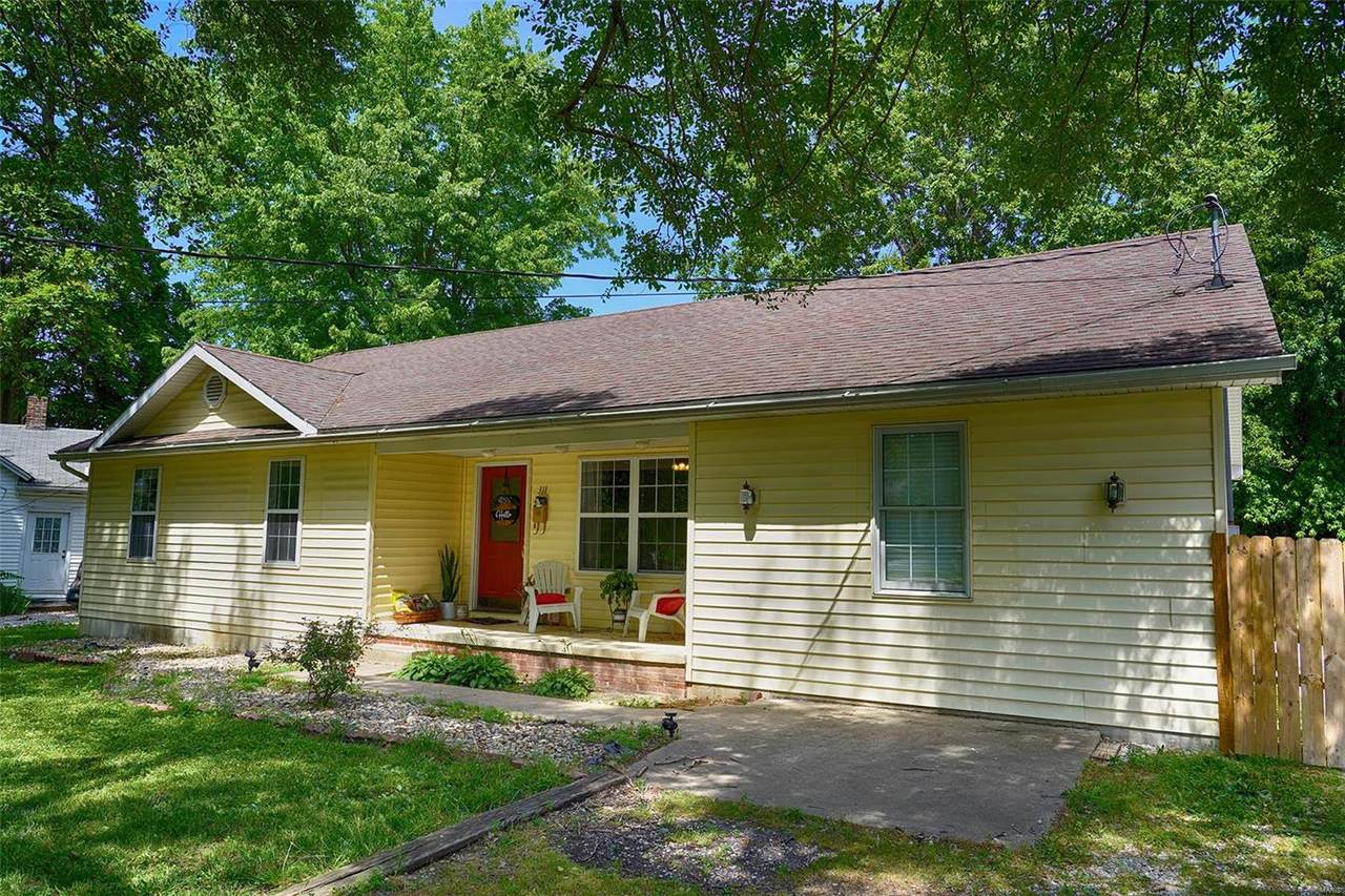 311 Giddings Avenue - Photo 1