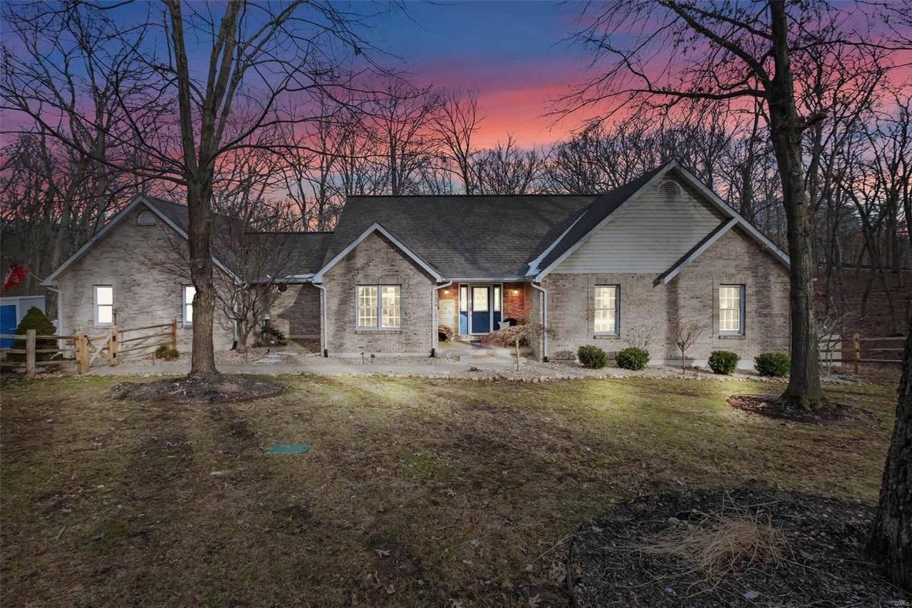 33 Greenview Drive - Photo 1