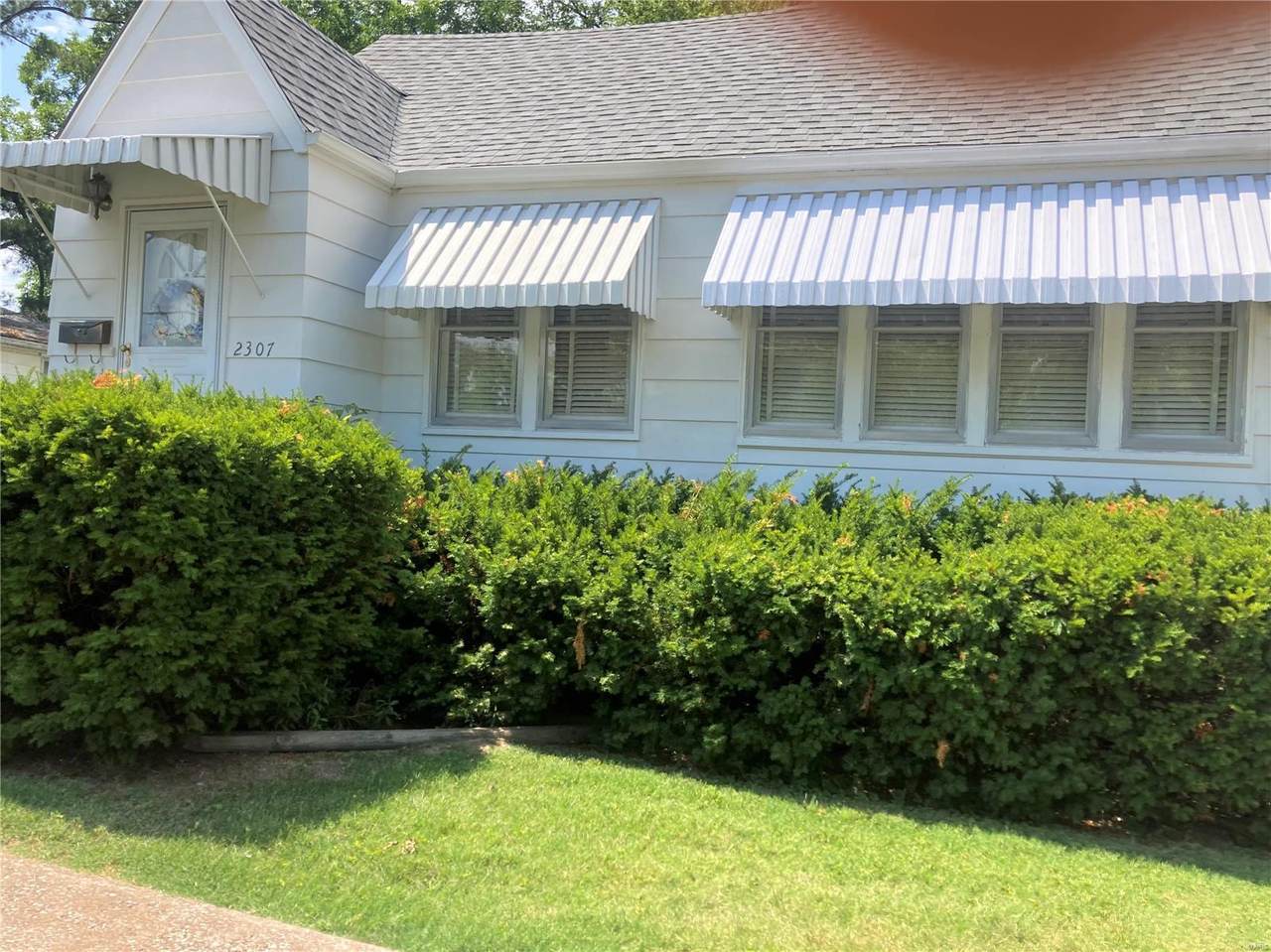 2307 Main Street - Photo 1