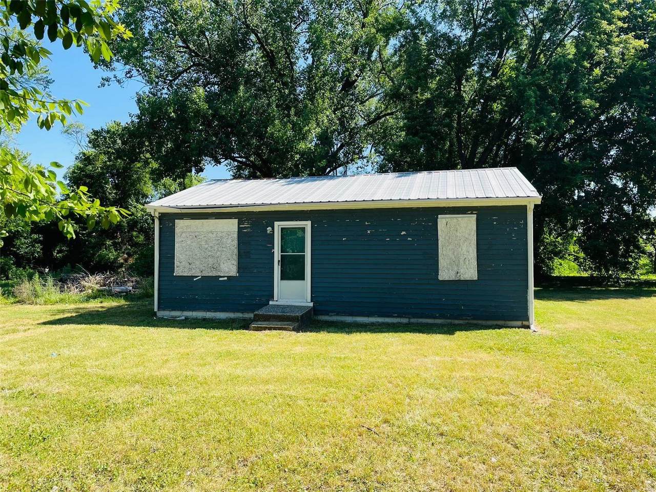 2057 Doris Avenue - Photo 1