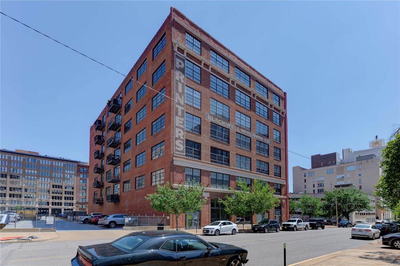 1611 Locust Street - Photo 1