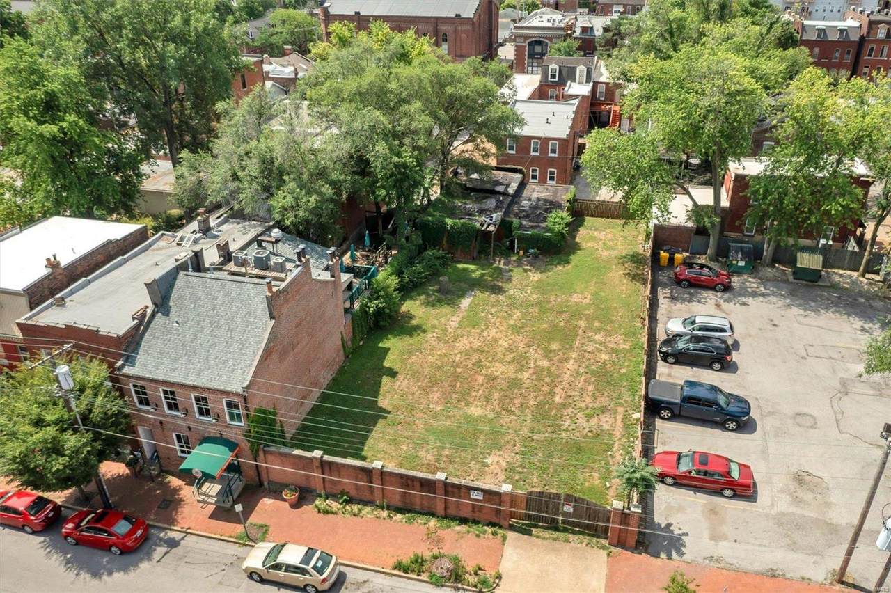 912 Geyer Avenue - Photo 1