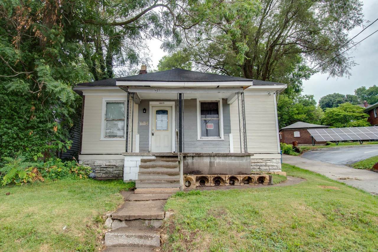 1623 Walker Street - Photo 1