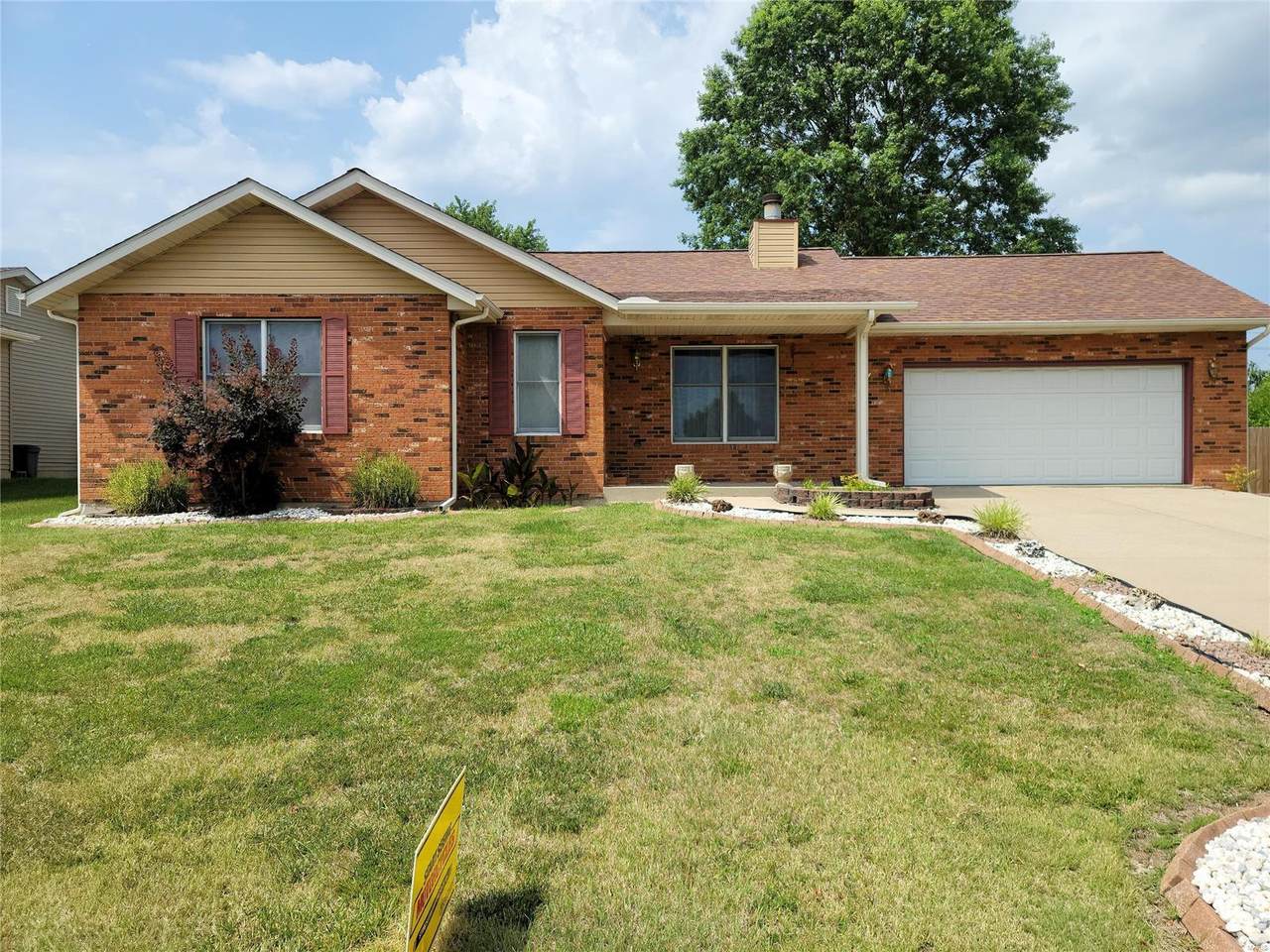 83 Catalpa Drive - Photo 1