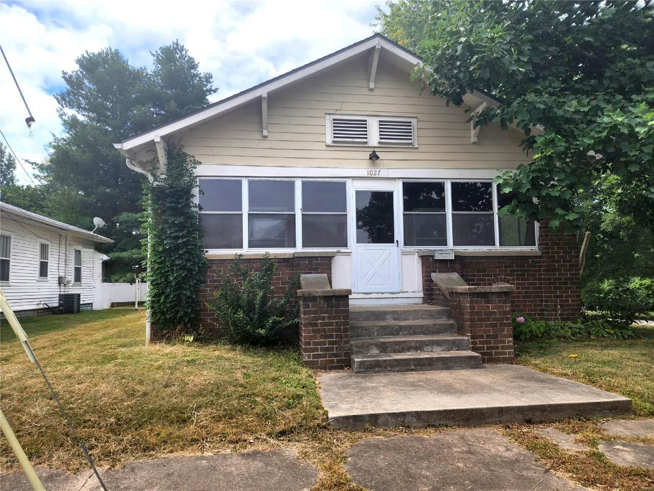 1027 Maple - Photo 1