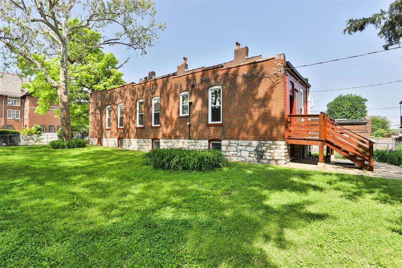 717 Bates Street - Photo 1