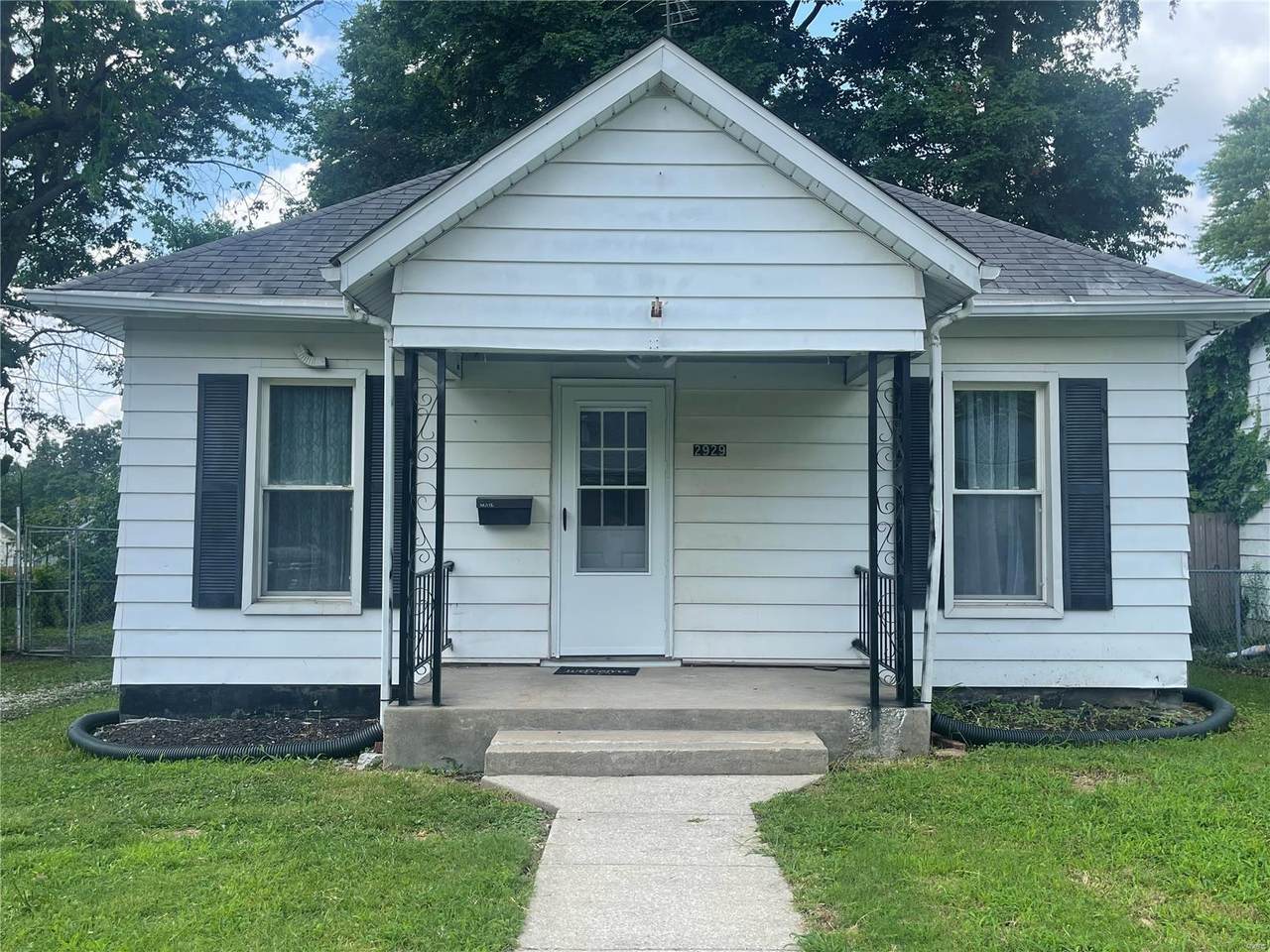2929 Fernwood Avenue - Photo 1