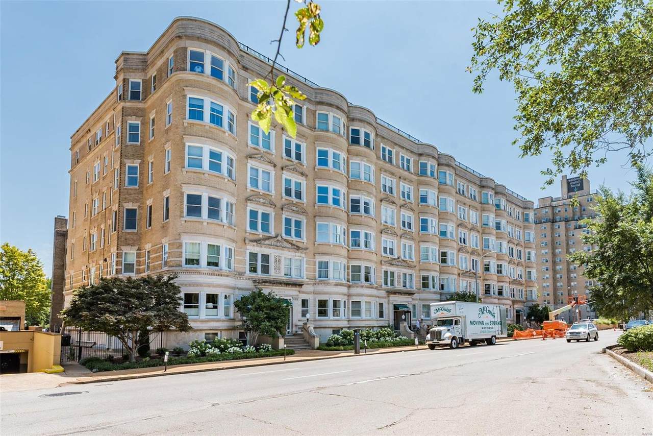 10 Kingshighway Boulevard - Photo 1