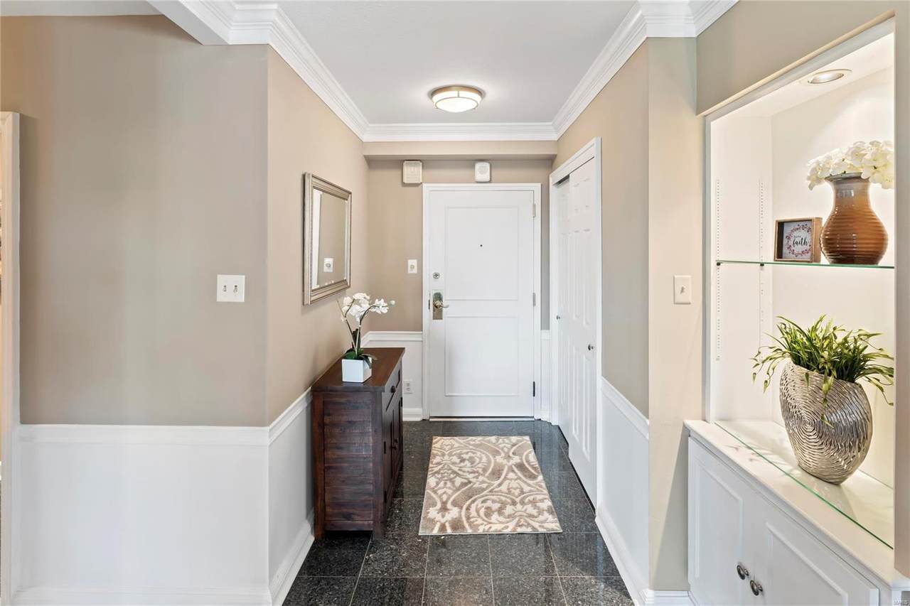 900 Hanley - Photo 1