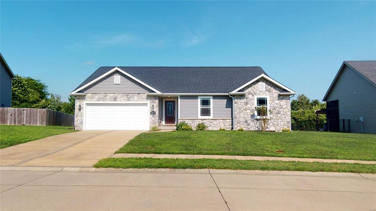 2671 London Lane - Photo 1