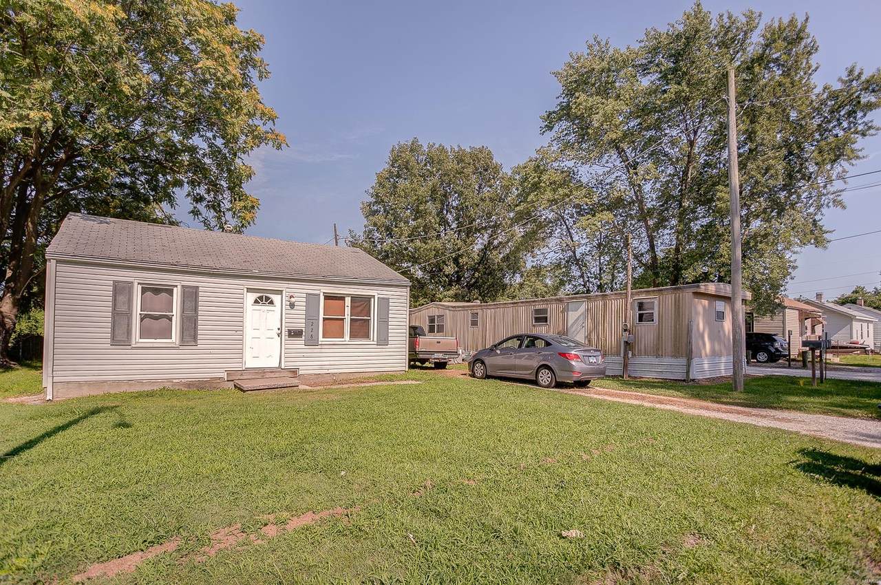 228 Virginia St - Photo 1
