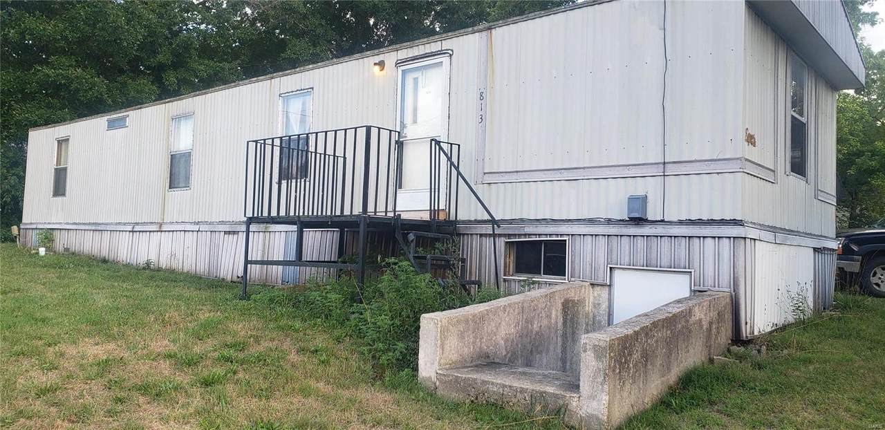 813 4th Street - Photo 1