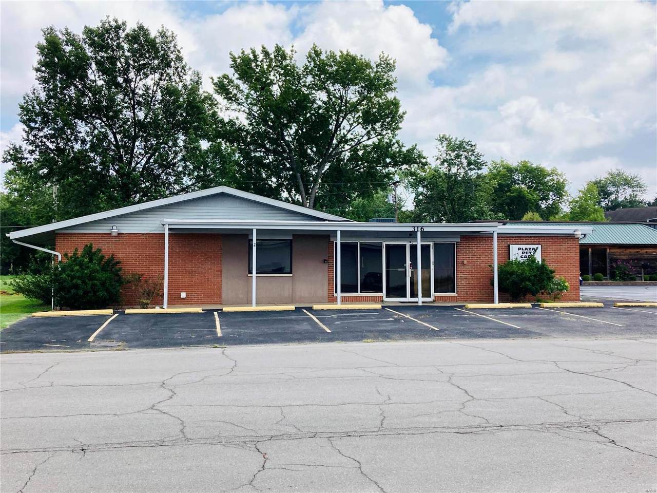 316 Plaza Way - Photo 1