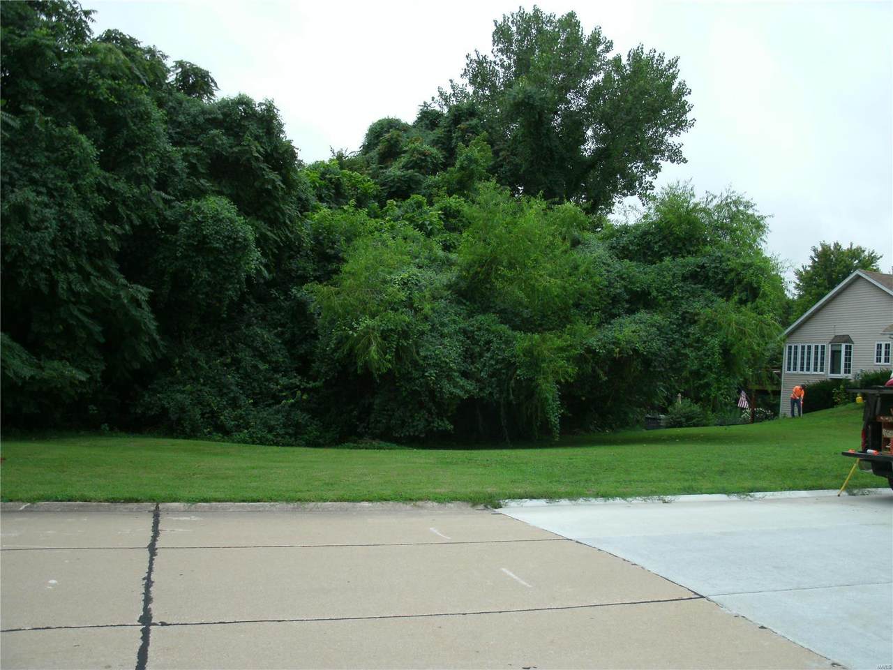 17 Grandbrook Boulevard - Photo 1