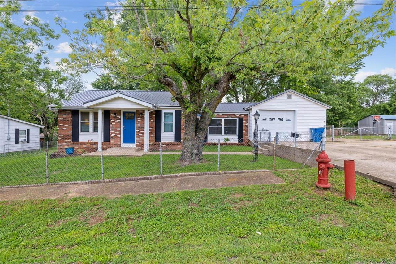 319 Nicholson Drive - Photo 1