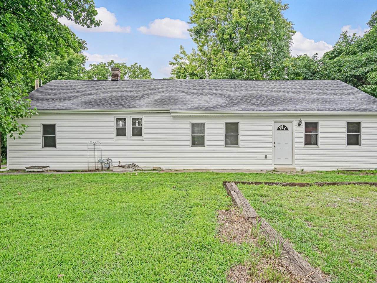 620 Guernsey Street - Photo 1