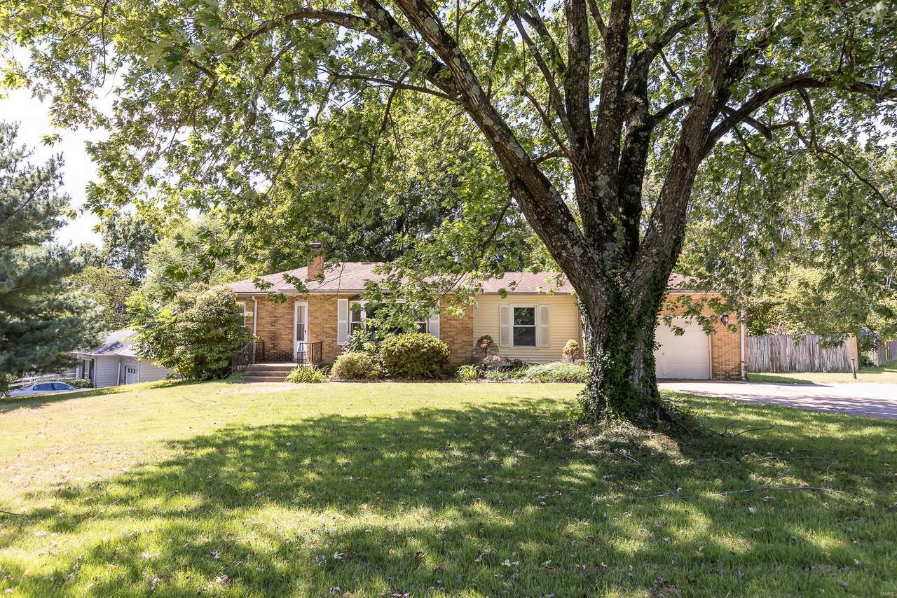 546 Lakewood Drive - Photo 1