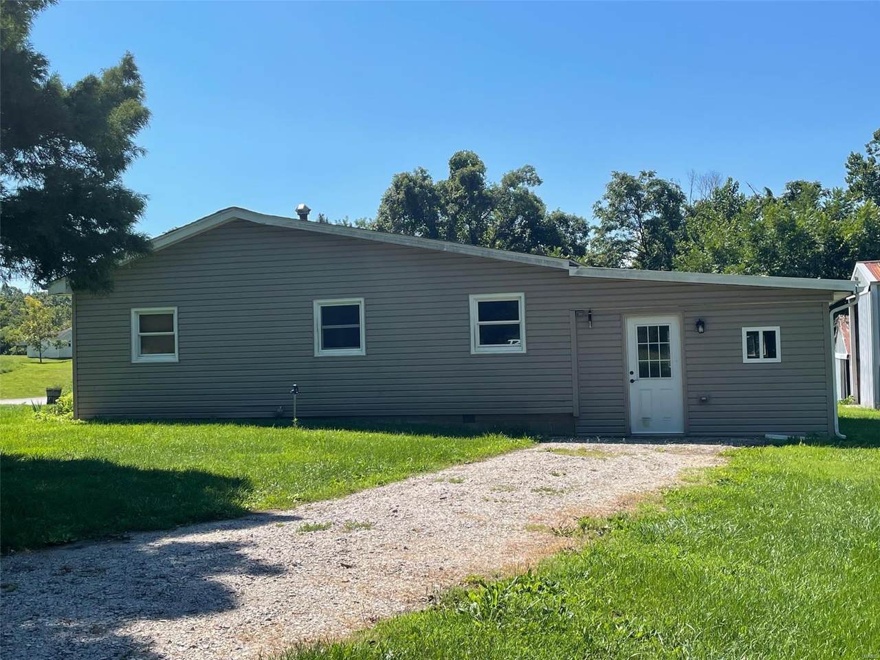 1921 G Road - Photo 1
