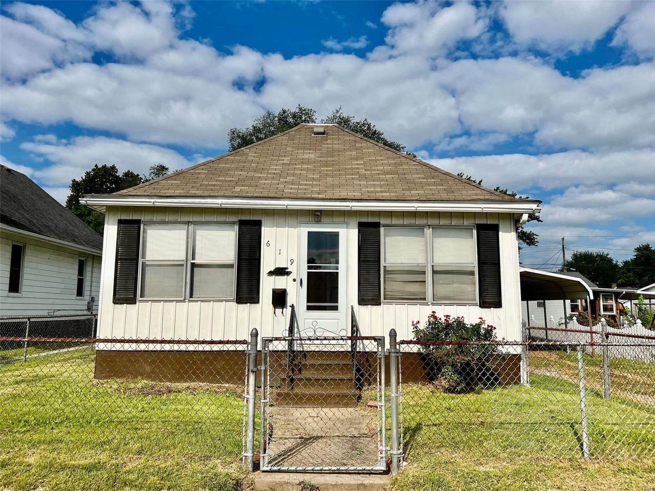 619 Bowman Avenue - Photo 1