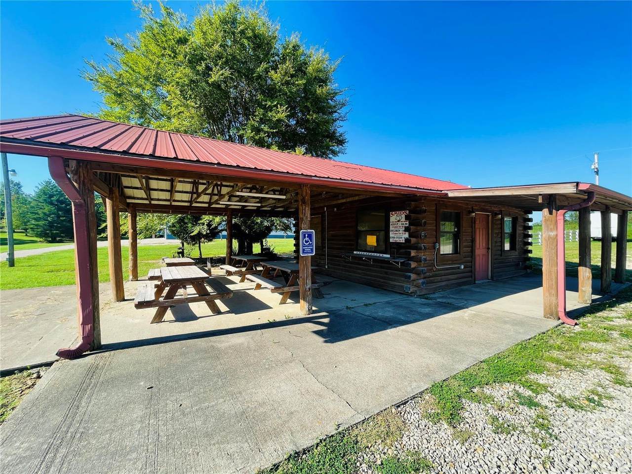8816 Hwy T - Photo 1