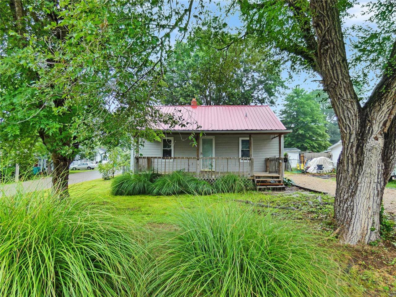 603 Sarah Street - Photo 1
