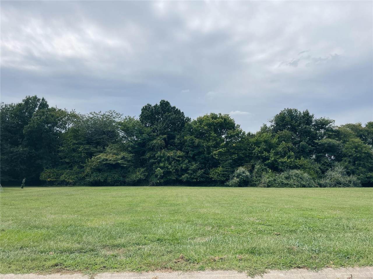 213 Lakeview Drive - Photo 1