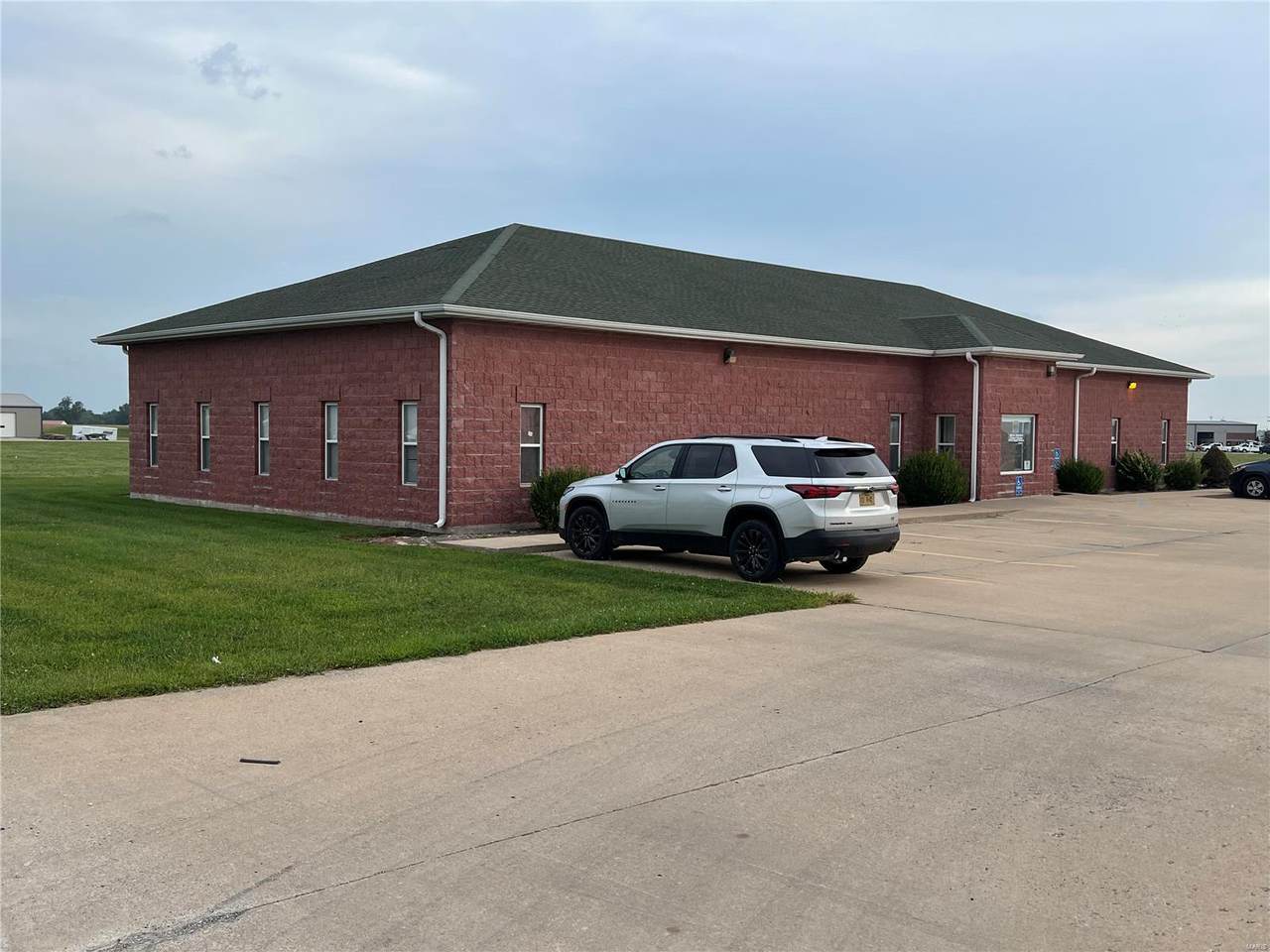 501 Niedergerke Dr - Photo 1