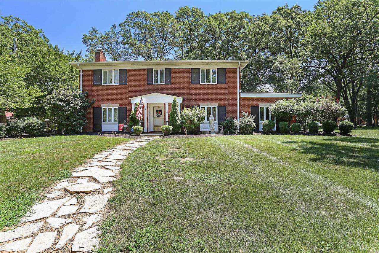 10 Forest Drive - Photo 1